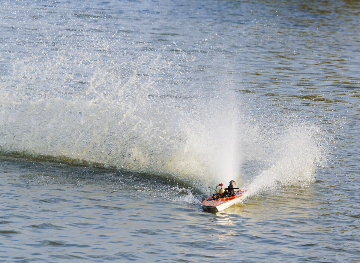 rc boat lakes near me