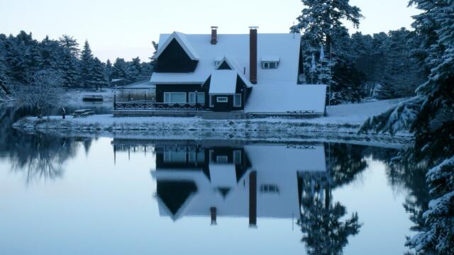 ake home in the snow on the water