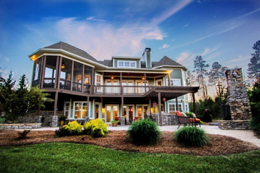 7 Remarkable Lake Homes You Can Buy Today