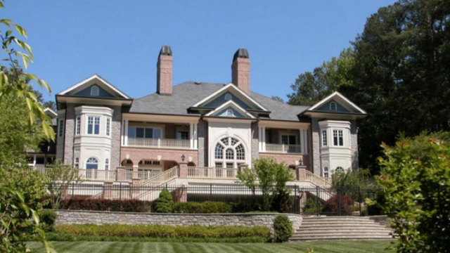 giant Lake Lanier lake home