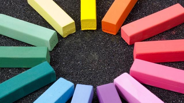 chalk in the rainbow spectrum arranged in circle