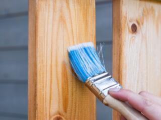 applying wood sealant