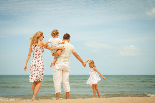 Florida Lakes and Lake Communities, family on the beach