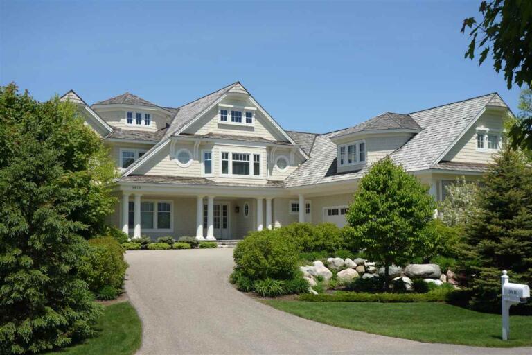 The Most Luxurious Homes on Lake Michigan