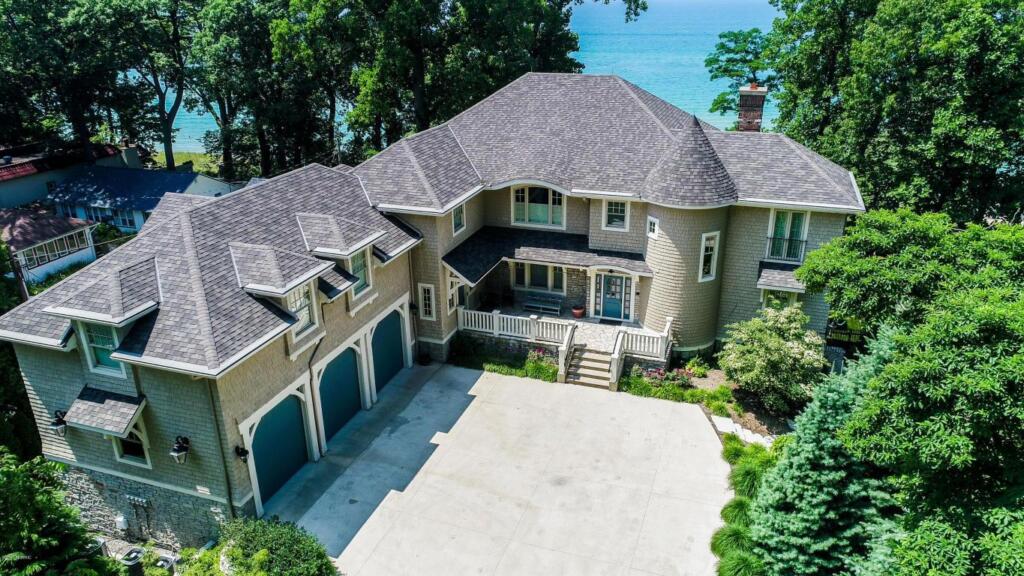 The Most Luxurious Homes on Lake Michigan