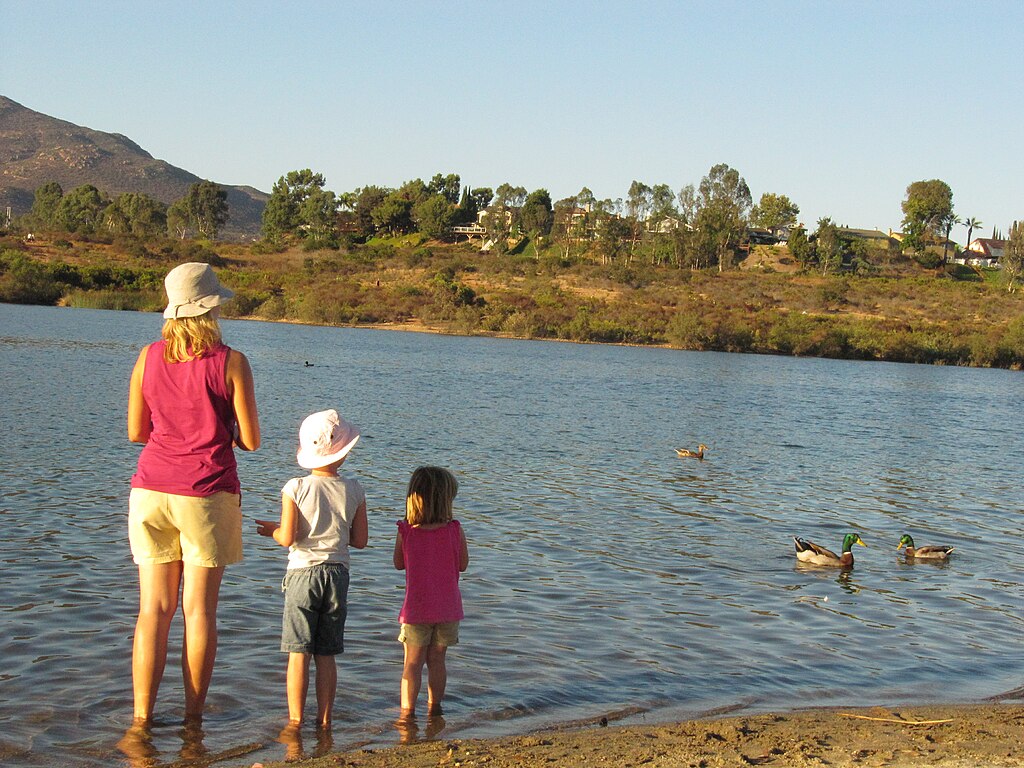 Florida Lakes and Lake Communities, family on the beach
