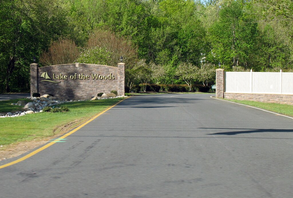lake of the woods virginia entrance