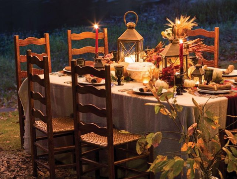 Bringing the Indoors Out: How to Set your Lakeside Dining Scene this Fall