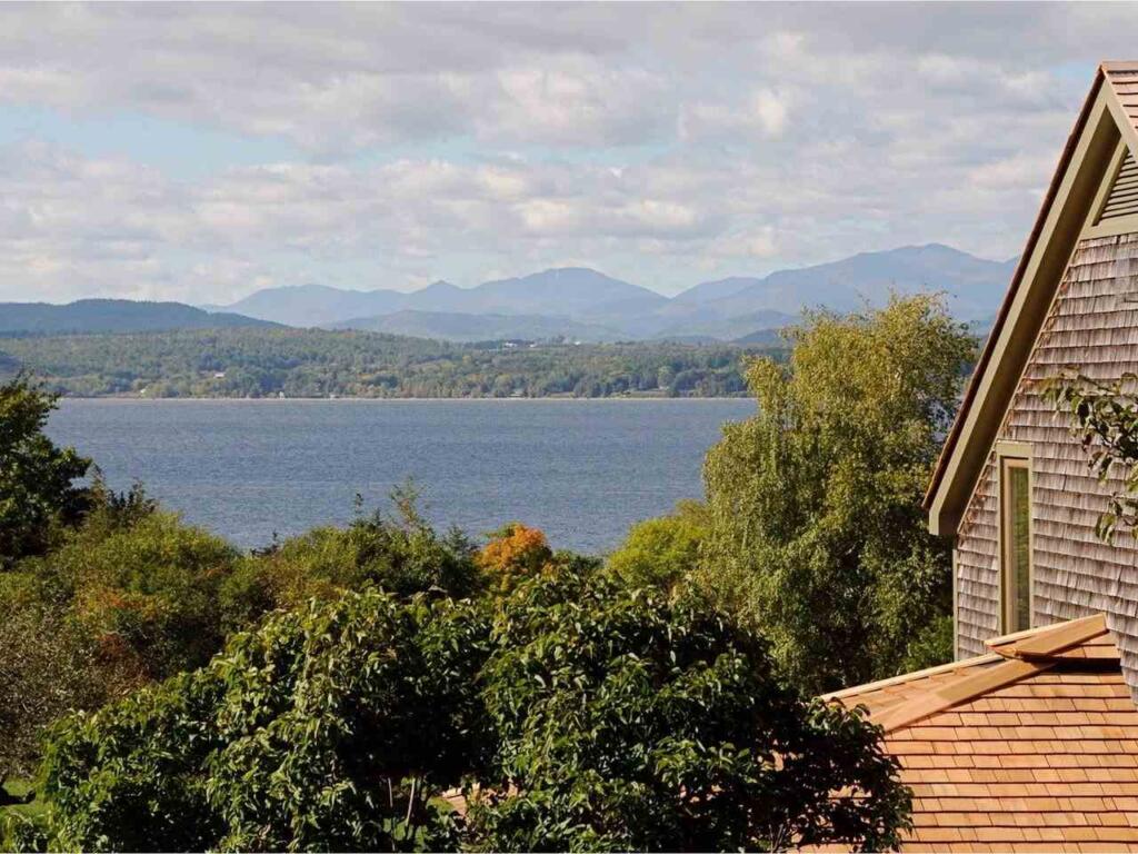 222 McNeil Cove