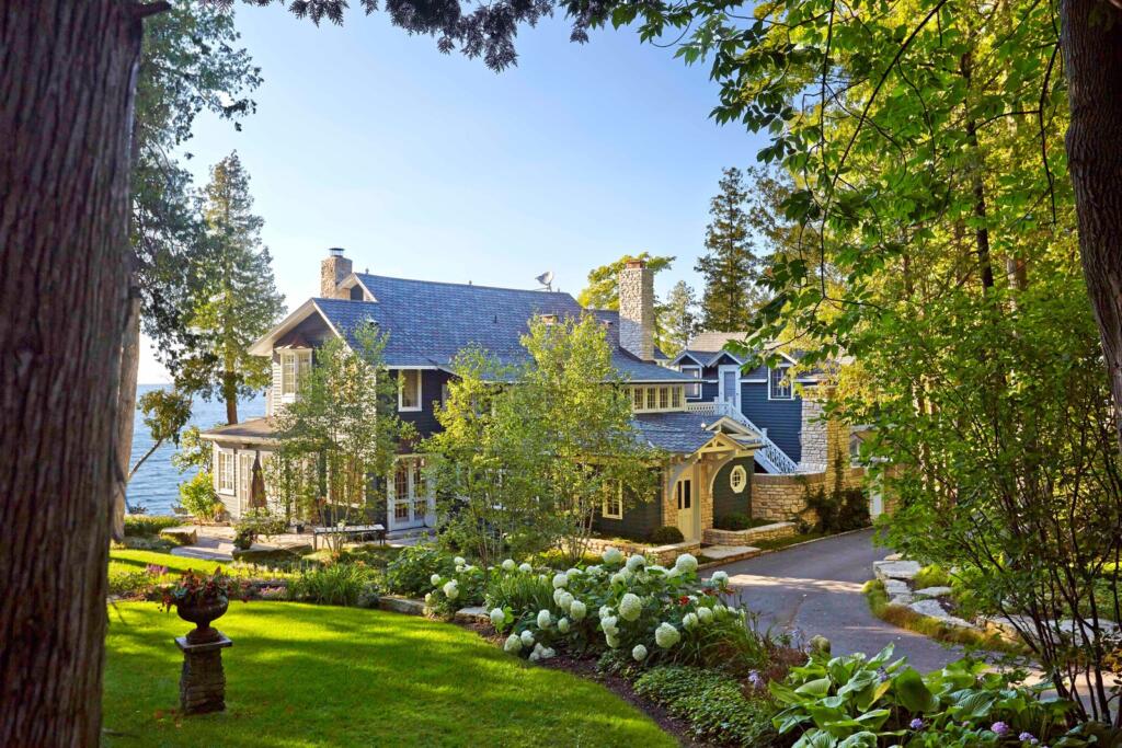 Door County, Wisconsin lake house landscaping