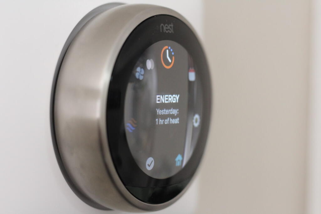 smart thermostat control your lake home from anywhere