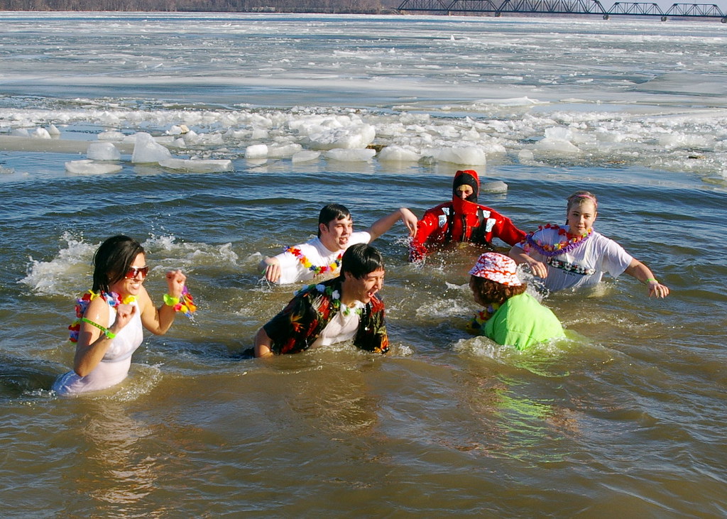 people participating in a polar plunge