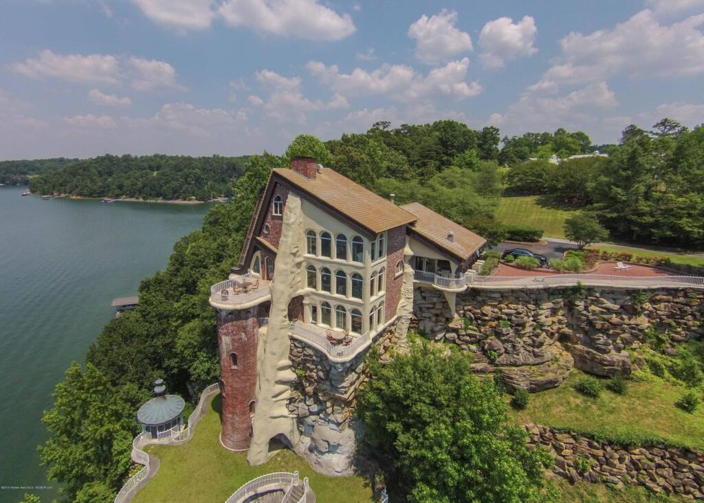 lewis smith lake castle home lake house for sale mr. smith lake justin dyar