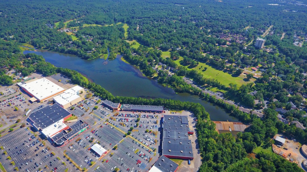 choosing a lake home - waterfront community