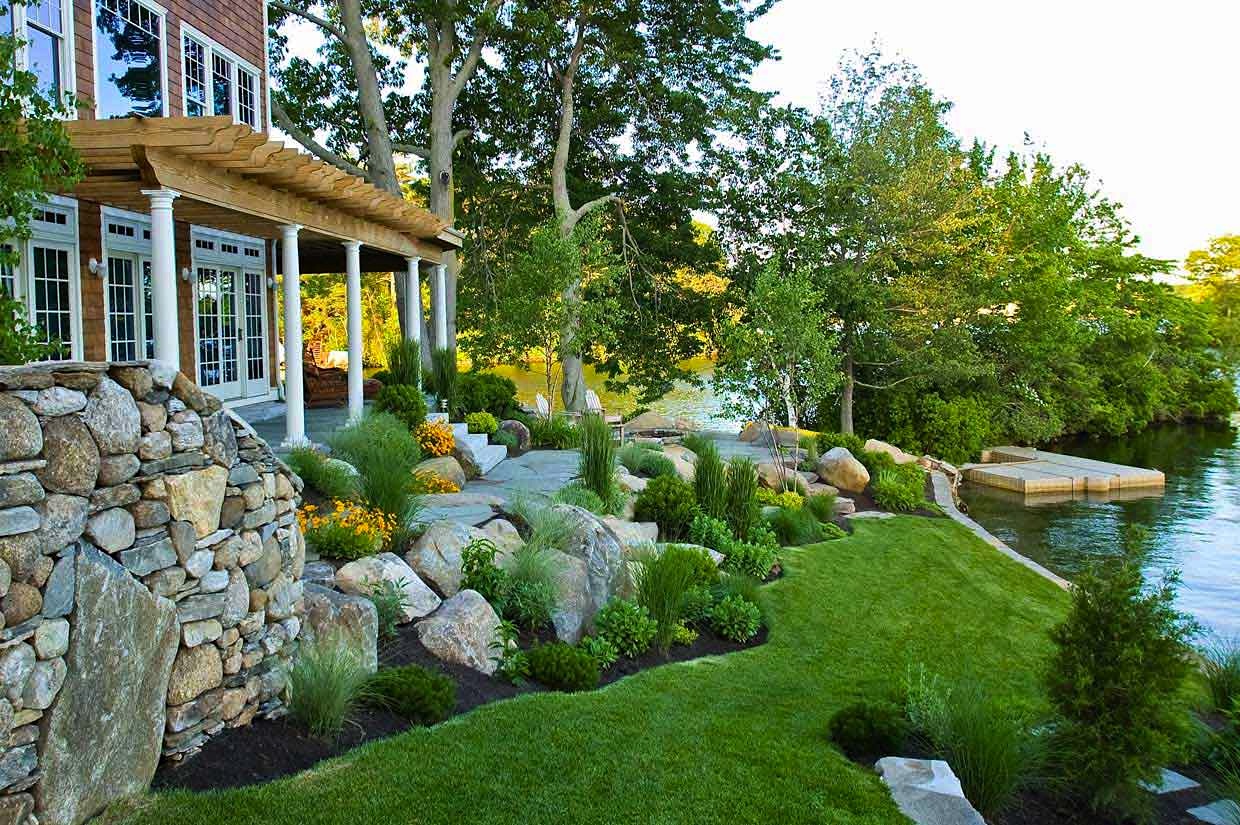 Low Maintenance Landscaping Tips For Your Lake House