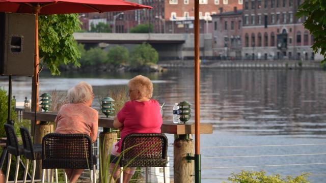 Things to Consider When Choosing a Lake for Retirement