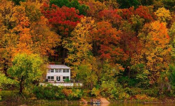 5 Things to Know About Selling Your Lake House in the Fall