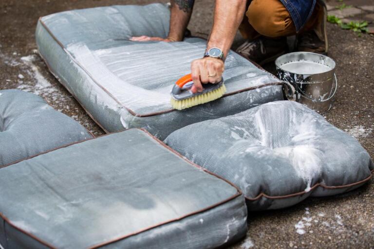how-to-remove-pollen-from-your-outdoor-furniture