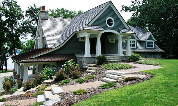 Green Lake Grandeur: A Wisconsin Lake Home Feature