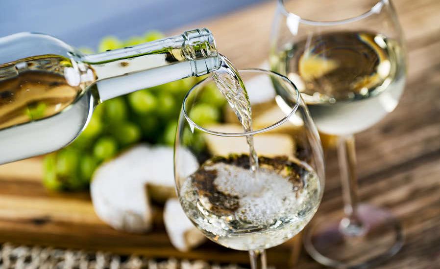 Sipping Season: The Best Summer Wine Pairings