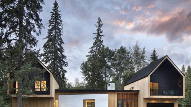 Wakesurfin’ Safari: Montana’s Whitefish Lake Home