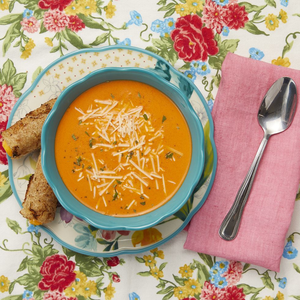 Creamy Roasted Red Pepper Soup, a fall recipe that includes peppers and heavy cream.