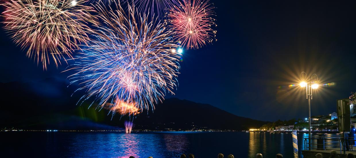 Tips for Hosting a New Year’s Eve Party at Your Lake House