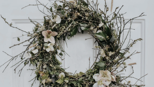Spring is in the Air: Decorate with Foraged Wreaths!