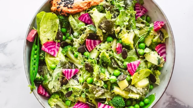 Sweet & Savory Salad Recipes to Spice Up Your Spring 2023