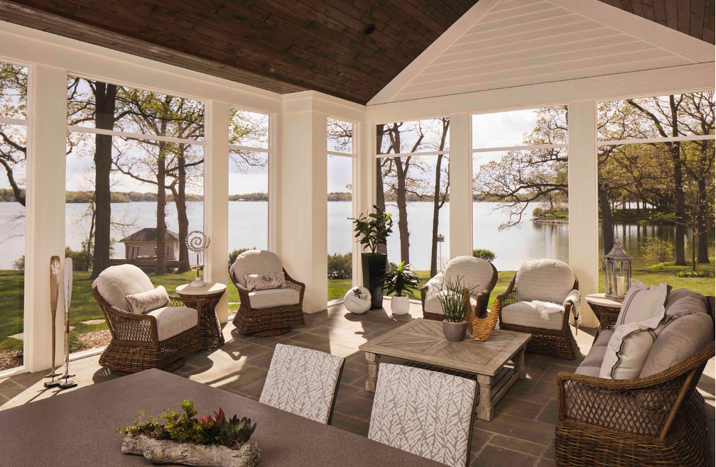 Screened-porch overlooking Lake Nagawicka, WI