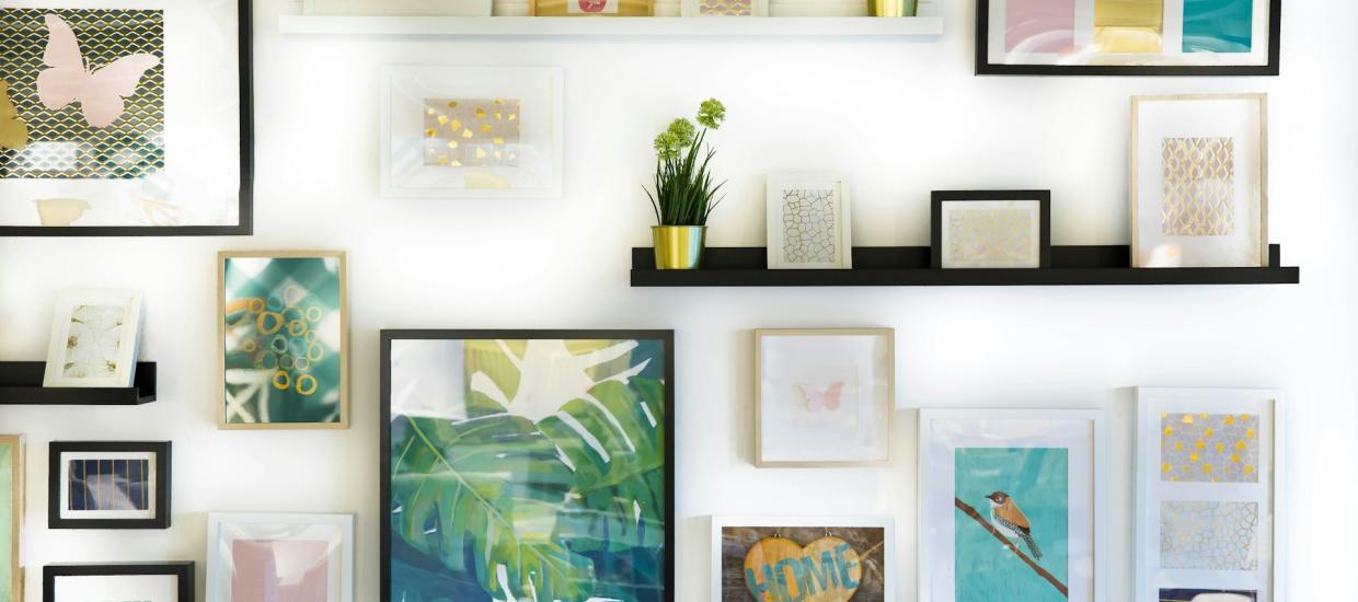 Visual Impact: Lake-Inspired Feature Walls