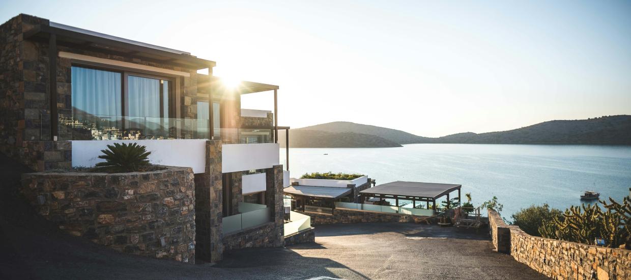 [Yahoo Lifestyle] Lake Property for Sale: How To Buy a Waterfront Home