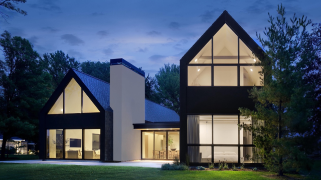 Designed by Milwaukee-based architect Stephen Bruns, founder of Bruns Architecture, grassy swath of lakefront property in Pukwana Beach, Wisconsin, on the shores of Lake Winnebago.