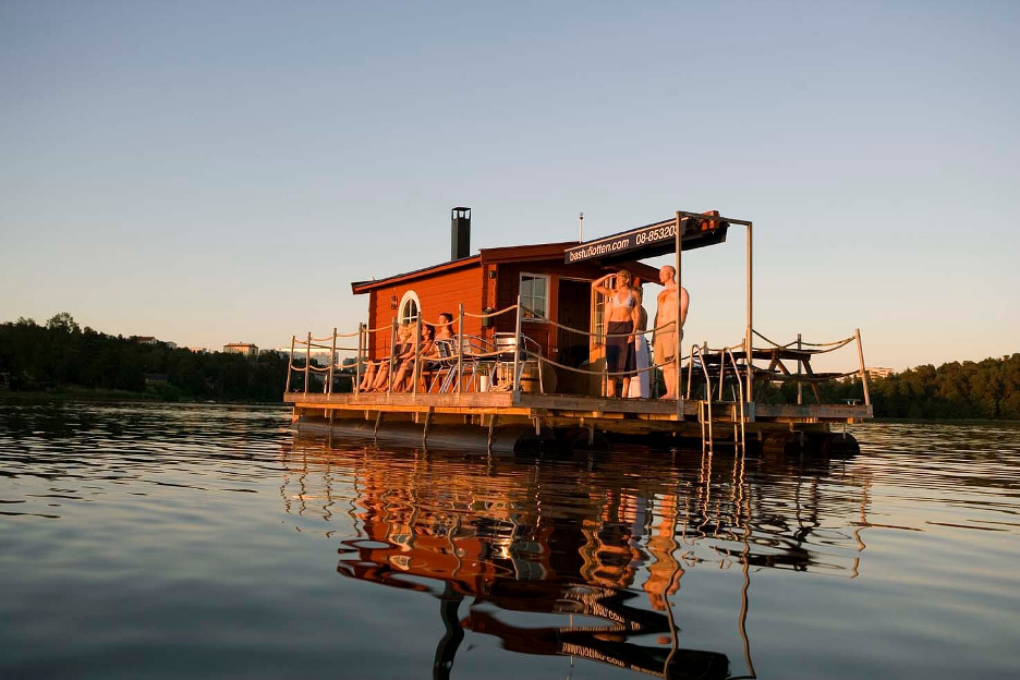 Floating sauna: Bastuflotten — Stockholm archipelago, Sweden