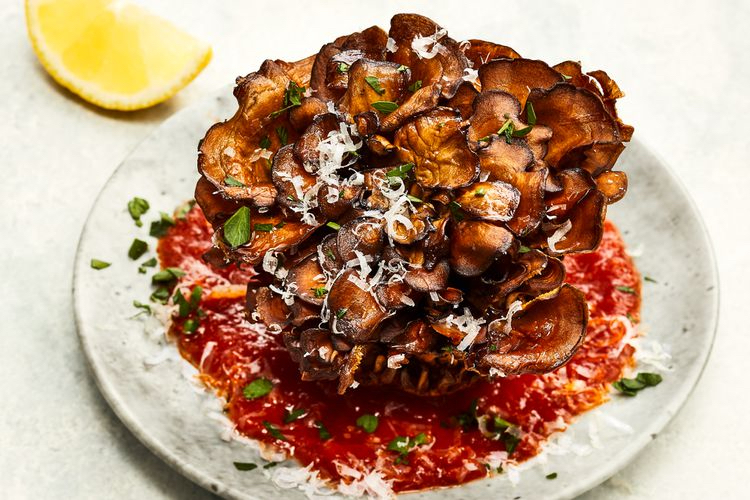 Maitake (Hen of the Woods) mushrooms in an Italian-inspired dish with Marinara
