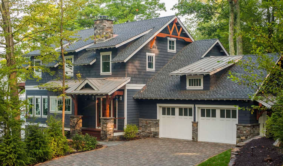 Commanding Colors That Create Instant Curb Appeal— and Shoreline Envy—for Your Lakeside Home