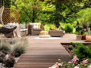 Small Backyard design for a grand effect at your lake home