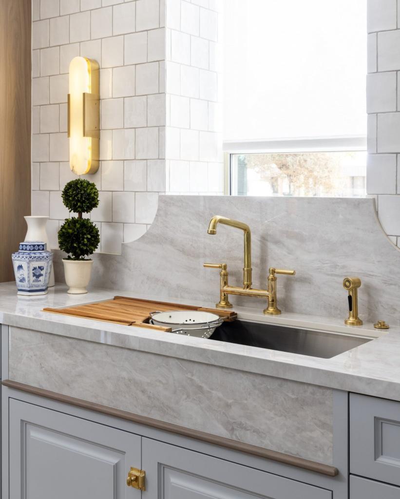 Single bowl kitchen sink