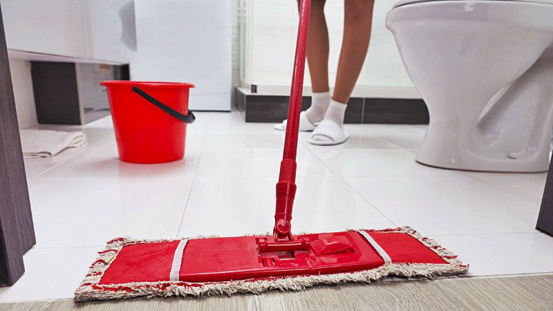 Cleaning bathroom floor